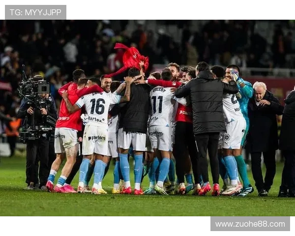 足球明星们的精彩对决与比赛瞬间回顾